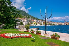 Perla del Lago Near the Beach