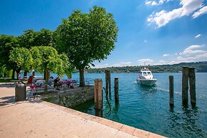 Perla del Lago Near the Beach