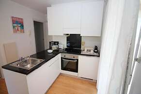 Santi Apartment Few Min From Lake