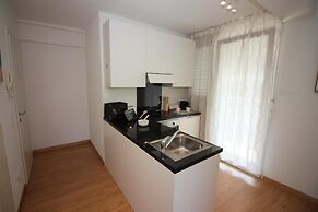 Santi Apartment Few Min From Lake