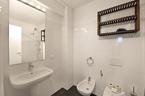 Santi Apartment Few Min From Lake