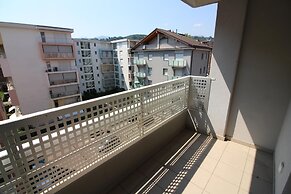 Santi Apartment Few Min From Lake