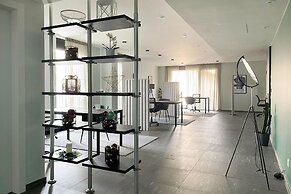 Icon H 406 Suite Business