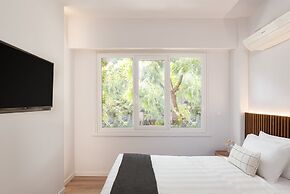 Acropolis Holmes Residence