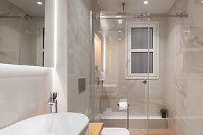 Acropolis Holmes Residence