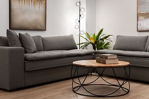 Acropolis Holmes Residence