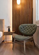 Acropolis Holmes Residence