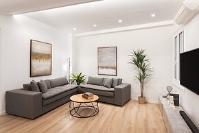 Acropolis Holmes Residence