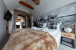 Tatra Square Apartments