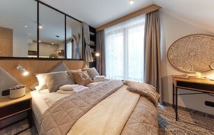 Tatra Square Apartments