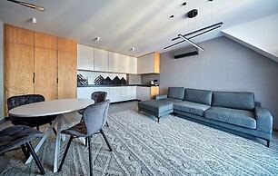 Tatra Square Apartments