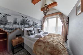 Tatra Square Apartments