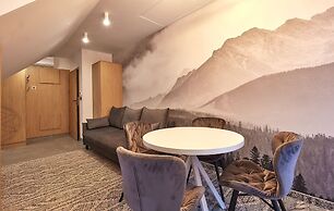 Tatra Square Apartments