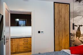 Tatra Square Apartments