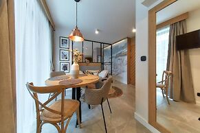 Tatra Square Apartments