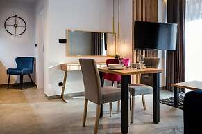 Tatra Square Apartments