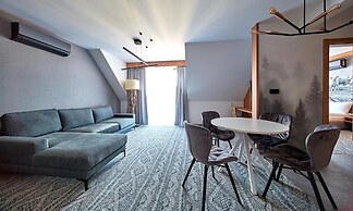 Tatra Square Apartments