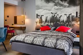 Tatra Square Apartments