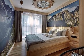 Tatra Square Apartments