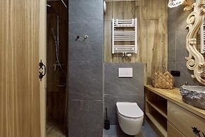 Tatra Square Apartments