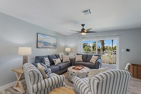 The Getaway 2 Bedroom Condo by RedAwning