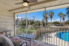 The Getaway 2 Bedroom Condo by RedAwning