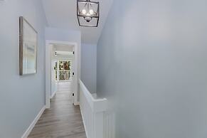 The Getaway 2 Bedroom Condo by RedAwning