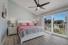 The Getaway 2 Bedroom Condo by RedAwning