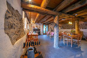 Le Fratte Sport and Relax in Hilly Area