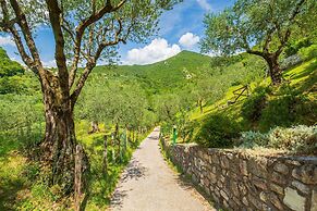 Le Fratte Sport and Relax in Hilly Area