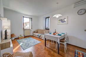 Alma - Near Lake in Sal