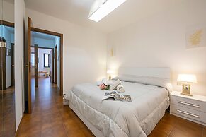 Alma - Near Lake in Sal