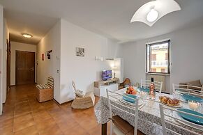 Alma - Near Lake in Sal