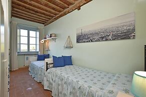 Alloro Grillo in Camaiore