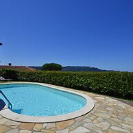 Alloro Grillo in Camaiore