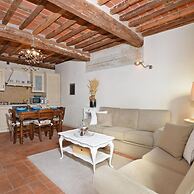 Alloro Grillo in Camaiore