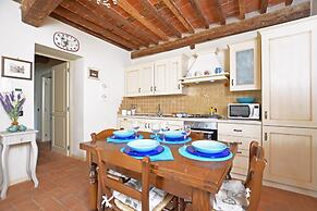 Alloro Grillo in Camaiore