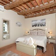 Alloro Grillo in Camaiore