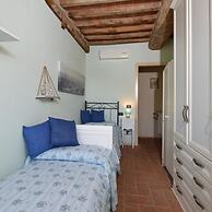 Alloro Grillo in Camaiore