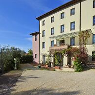 Alloro Grillo in Camaiore