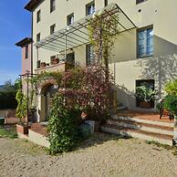 Alloro Grillo in Camaiore