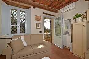 Alloro Grillo in Camaiore