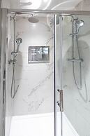 Manhattan Luxury Suites