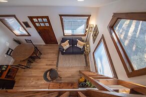 The Goldfinch Cabin 15 MIN to Magnolia Baylor