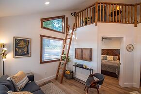 The Goldfinch Cabin 15 MIN to Magnolia Baylor