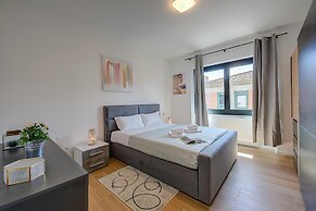 Boutique Apartment 7