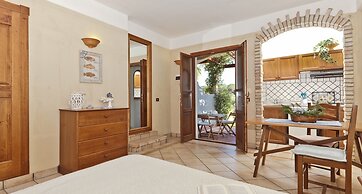 Residence con piscina a 250 mt dal mare