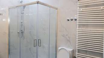 Andromachis Moneto Under Meteora