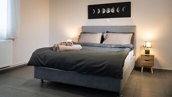 Andromachis Moneto Under Meteora