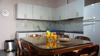 Andromachis Moneto Under Meteora